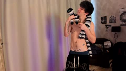 Snapshot of teddy_mode chatting on 01-11-25, 11:45 Teddy online show from 01-11-25, 11:45