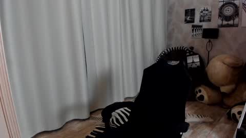 Snapshot of teddy_mode chatting on 01-15-25, 01:34 Teddy online show from 01-15-25, 01:34