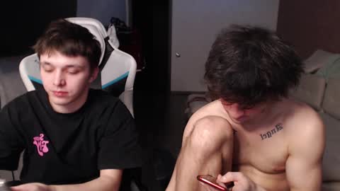 Snapshot of teddy_mode chatting on 01-25-25, 06:35 Teddy online show from 01-25-25, 06:35