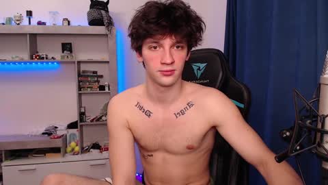 Snapshot of teddy_mode chatting on 01-28-25, 09:08 Teddy online show from 01-28-25, 09:08