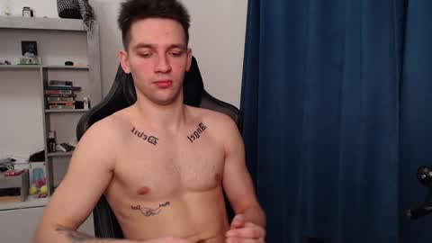 Snapshot of teddy_mode chatting on 01-31-25, 04:59 Teddy online show from 01-31-25, 04:59