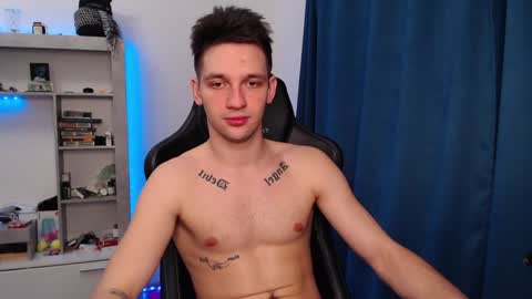 Snapshot of teddy_mode chatting on 01-31-25, 10:10 Teddy online show from 01-31-25, 10:10