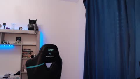 Snapshot of teddy_mode chatting on 02-08-25, 08:09 Teddy online show from 02-08-25, 08:09