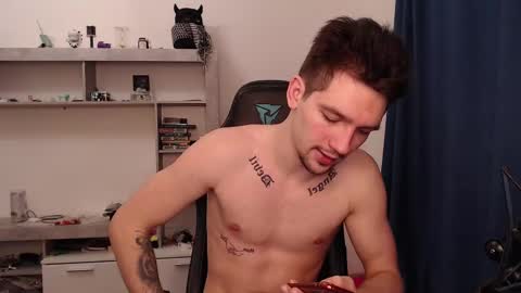 Snapshot of teddy_mode chatting on 02-12-25, 06:19 Teddy online show from 02-12-25, 06:19