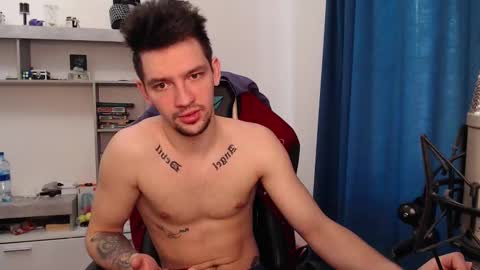 Snapshot of teddy_mode chatting on 02-16-25, 09:04 Teddy online show from 02-16-25, 09:04