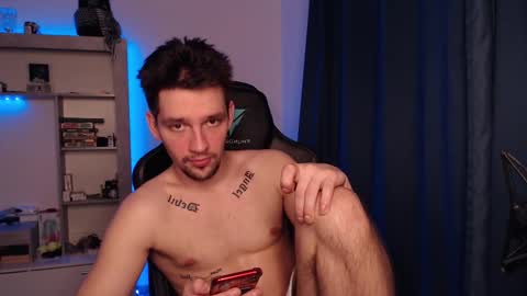 Snapshot of teddy_mode chatting on 02-17-25, 03:20 Teddy online show from 02-17-25, 03:20