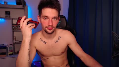 Snapshot of teddy_mode chatting on 02-17-25, 06:37 Teddy online show from 02-17-25, 06:37