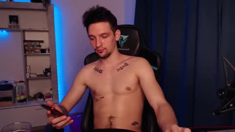 Snapshot of teddy_mode chatting on 02-17-25, 09:41 Teddy online show from 02-17-25, 09:41