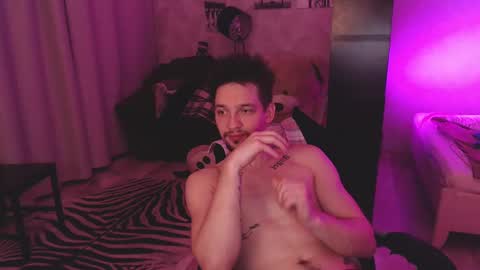 Snapshot of teddy_mode chatting on 03-03-25, 12:26 Teddy online show from 03-03-25, 12:26