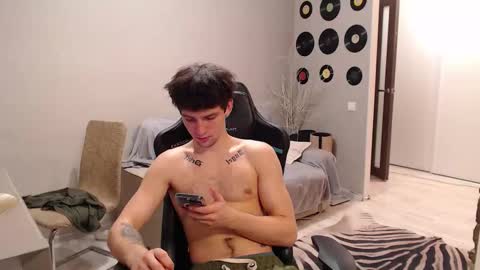 Snapshot of teddy_mode chatting on 11-08-25, 05:23 Teddy online show from 11-08-25, 05:23