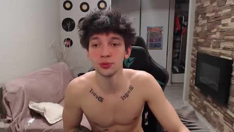 Snapshot of teddy_mode chatting on 11-19-25, 05:46 Teddy online show from 11-19-25, 05:46