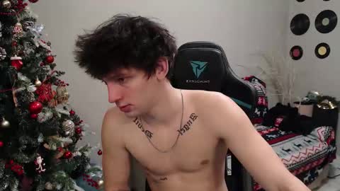 Snapshot of teddy_mode chatting on 12-14-25, 04:29 Teddy online show from 12-14-25, 04:29