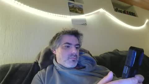 Snapshot of teeforyou chatting on 12-23-25, 03:15 Peter online show from 12-23-25, 03:15