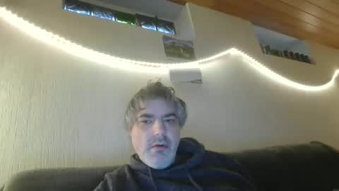 Snapshot of teeforyou chatting on 01-12-26, 03:28 Peter online show from 01-12-26, 03:28