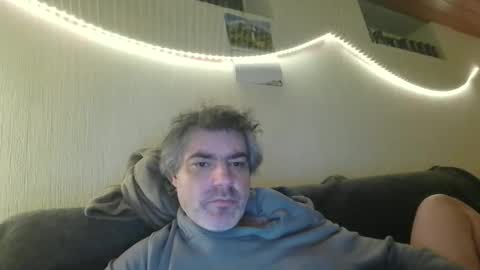 Snapshot of teeforyou chatting on 02-05-26, 01:10 Peter online show from 02-05-26, 01:10