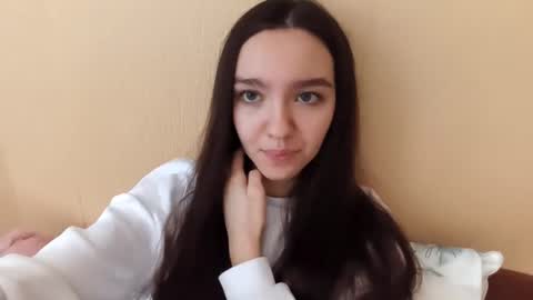 Kimi online show from 11-22-25, 06:23