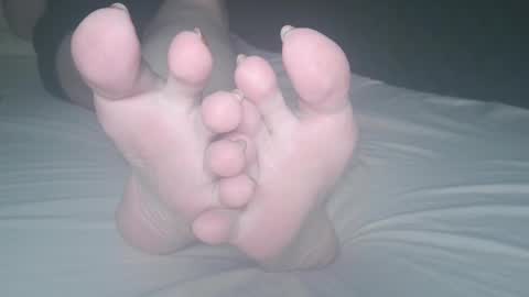 Viv West online show from 09-15-25, 04:12