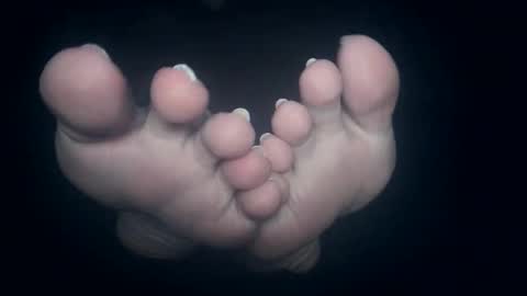 Viv West online show from 01-19-26, 05:22