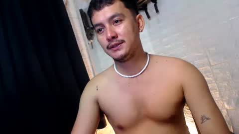 Snapshot of tempting_jon chatting on 10-31-25, 07:37 tempting_jon online show from 10-31-25, 07:37