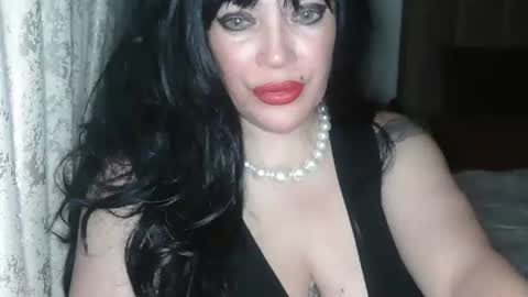 talia i m  french girl online show from 12-18-25, 09:43