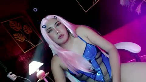 Snapshot of temptressxx_69 chatting on 05-17-26, 03:52 temptressxx_69 online show from 05-17-26, 03:52