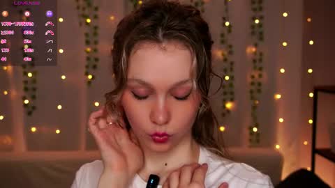 Snapshot of tender__beauty chatting on 07-04-26, 06:47 Hey Im Aneta online show from 07-04-26, 06:47