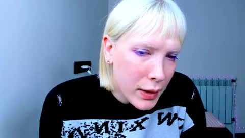 Kira online show from 11-16-25, 07:03