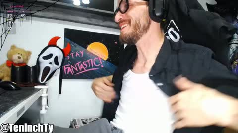 Snapshot of teninchty chatting on 10-09-25, 03:59 Ty online show from 10-09-25, 03:59