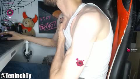 Snapshot of teninchty chatting on 10-10-25, 04:11 Ty online show from 10-10-25, 04:11