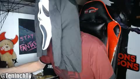 Snapshot of teninchty chatting on 10-18-25, 03:53 Ty online show from 10-18-25, 03:53