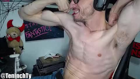 Snapshot of teninchty chatting on 10-20-25, 03:51 Ty online show from 10-20-25, 03:51