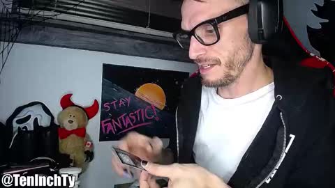 Snapshot of teninchty chatting on 10-24-25, 04:09 Ty online show from 10-24-25, 04:09