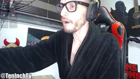 Snapshot of teninchty chatting on 10-26-25, 04:46 Ty online show from 10-26-25, 04:46