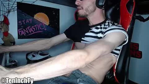 Snapshot of teninchty chatting on 10-27-25, 04:49 Ty online show from 10-27-25, 04:49