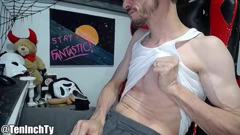 Snapshot of teninchty chatting on 10-27-25, 04:55 Ty online show from 10-27-25, 04:55