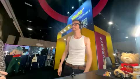 Snapshot of teninchty chatting on 11-08-25, 12:22 Ty online show from 11-08-25, 12:22