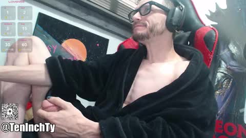 Snapshot of teninchty chatting on 11-15-25, 05:31 Ty online show from 11-15-25, 05:31