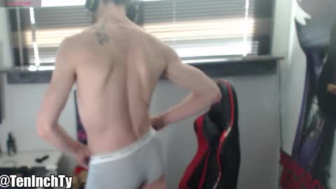 Snapshot of teninchty chatting on 11-25-25, 06:19 Ty online show from 11-25-25, 06:19