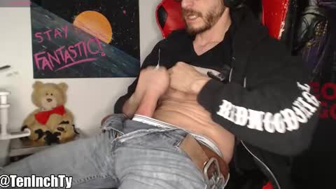 Snapshot of teninchty chatting on 11-26-25, 10:00 Ty online show from 11-26-25, 10:00