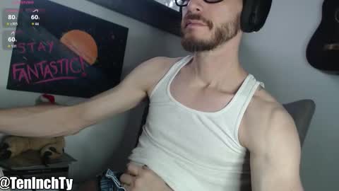 Snapshot of teninchty chatting on 12-17-25, 05:19 Ty online show from 12-17-25, 05:19