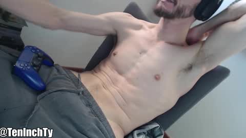 Snapshot of teninchty chatting on 12-19-25, 05:42 Ty online show from 12-19-25, 05:42