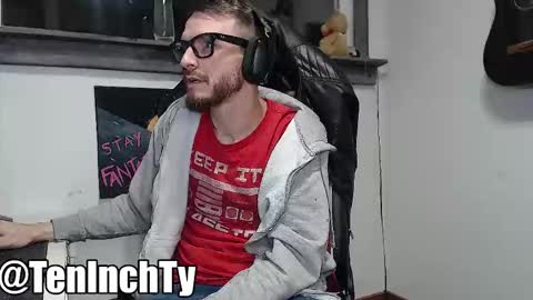 Snapshot of teninchty chatting on 01-12-26, 04:29 Ty online show from 01-12-26, 04:29