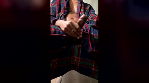 Snapshot of tenninchdick chatting on 05-13-26, 03:59 TENNinchDick online show from 05-13-26, 03:59