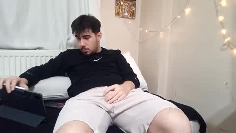 Snapshot of teowoody chatting on 02-25-26, 12:09 Teo online show from 02-25-26, 12:09