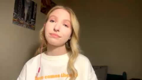Im Olivia online show from 10-06-25, 06:05