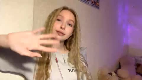 Im Olivia online show from 10-15-25, 03:12