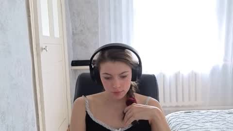 Anny Simpson online show from 09-19-25, 06:26