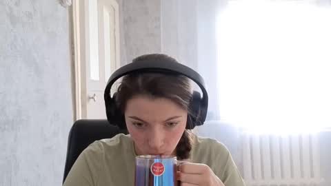 Anny Simpson online show from 10-23-25, 06:13