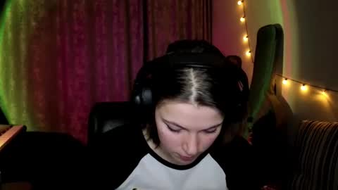 Anny Simpson online show from 03-04-26, 08:15