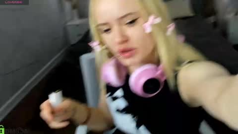 Tessa online show from 04-15-26, 09:16